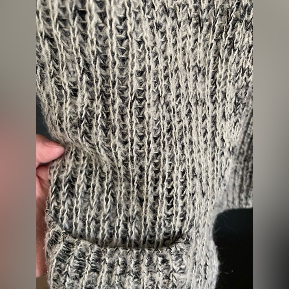 Oversized Cardigan - Picture 2 of 3